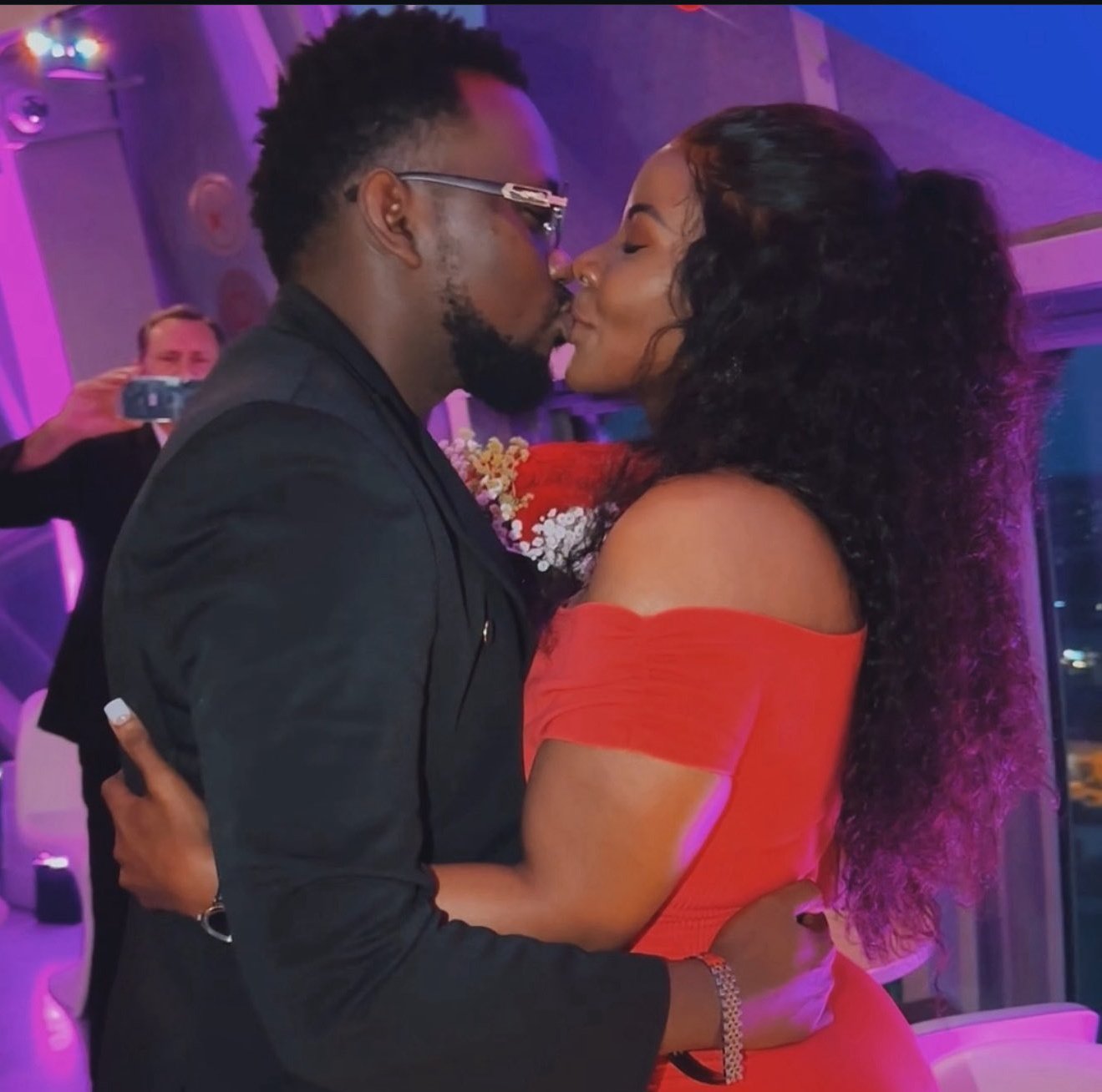 Levixone kissing Desire Luzinda