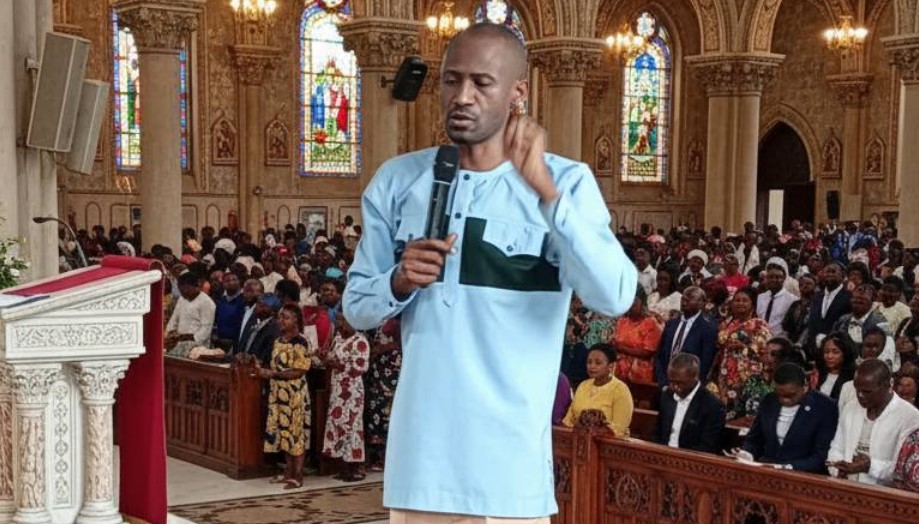 Apostle Reuben Habaasa Revival “Wind of Change” Ntungamo Apostle Reuben Habaasa Revival “Wind of Change” Ntungamo