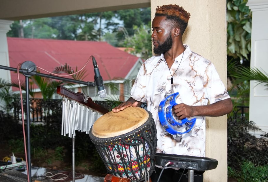  Ssewa Ssewa and Janzi Band